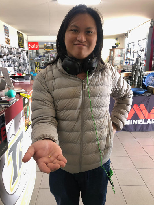 A Gold Panning Adventure: Soo's Journey to Discovery