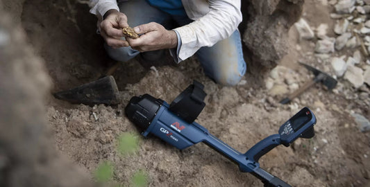 HOW DO METAL DETECTORS WORK
