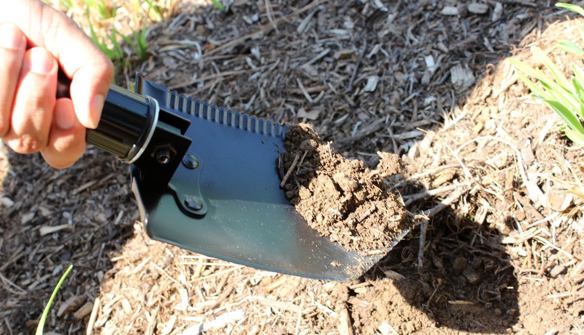 23" Premium Quality Black Tri-Fold Serrated Shovel w Carry Case