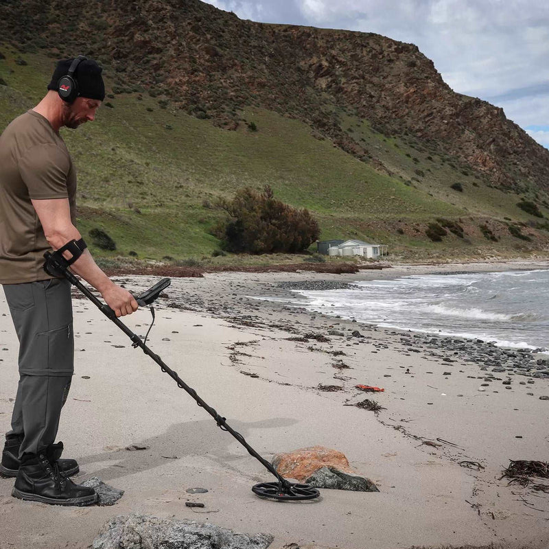 Minelab Equinox 900 Metal Detector
