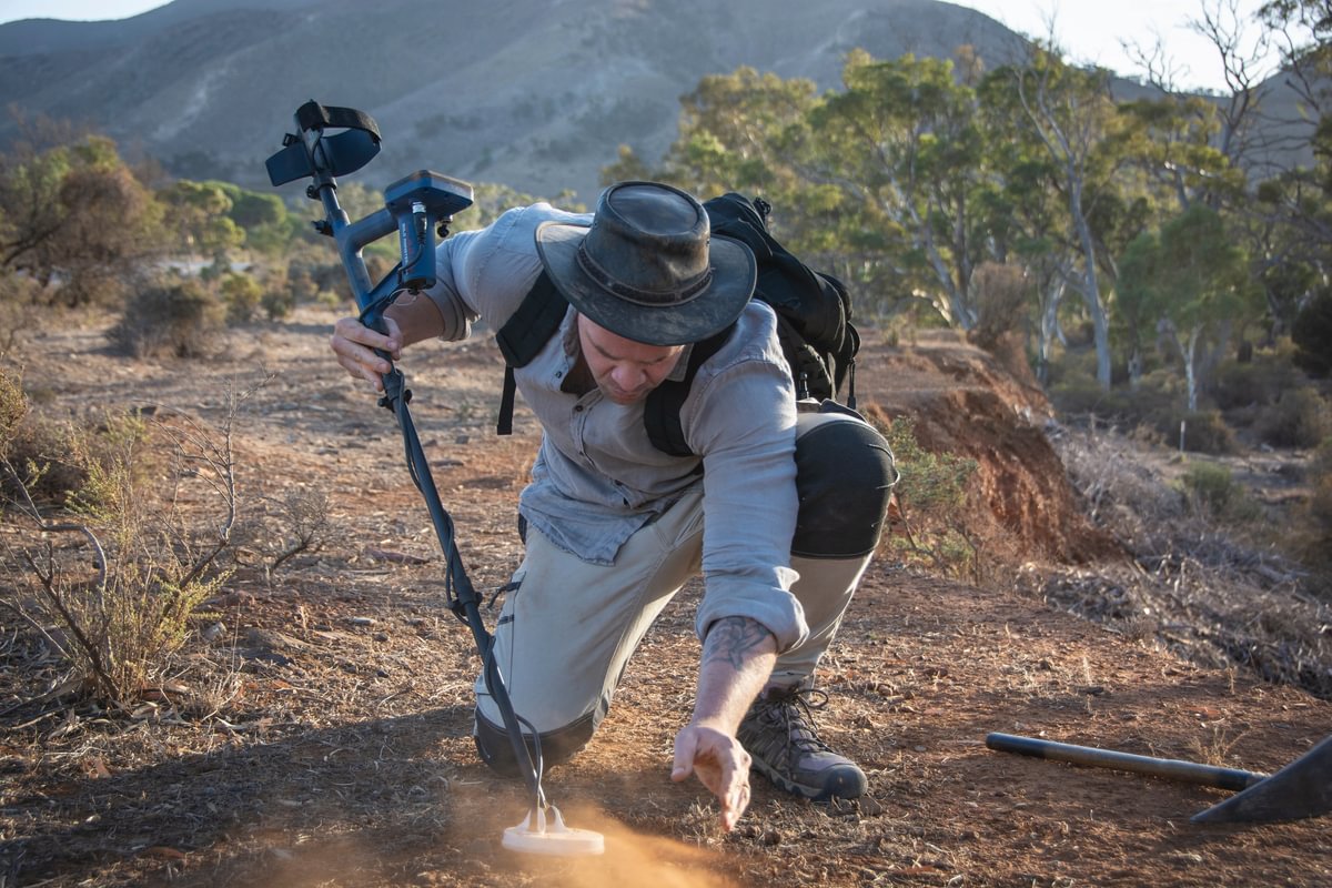 Minelab GOLD MONSTER 2000 Metal Detector - BACK IN STOCK